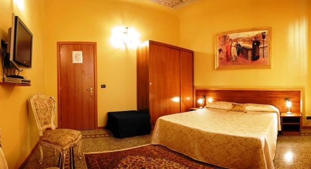 La Luna Guest House Флоренція Екстер'єр фото